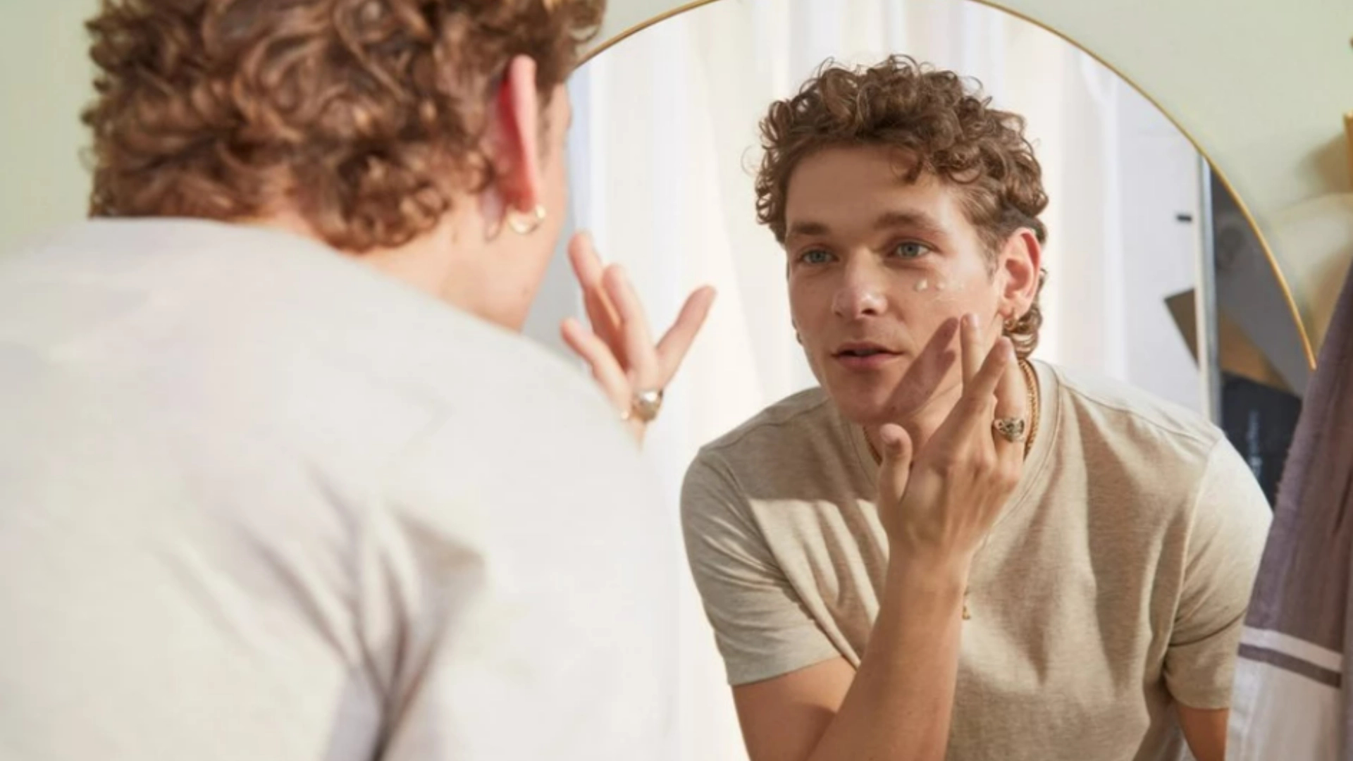 1. რა არის და რატომ ჩნდება შავი წერტილები